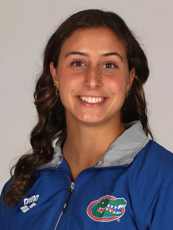 LumiaCarina_Headshot_