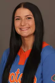 AdamsHannah_Softball_Headshot_210827_7661
