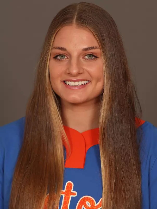 BuffanoMia_Softball_Headshot_210827_7679