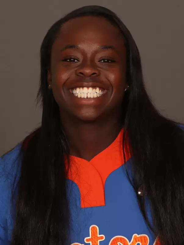 EcholsCharla_Softball_Headshot_210827_7633