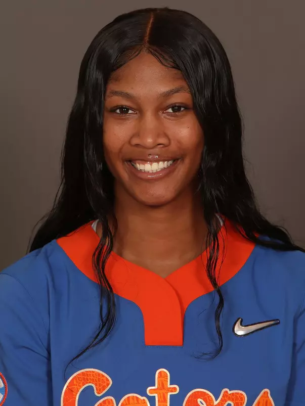 LindseyCheyenne_Softball_Headshot_210827_7715