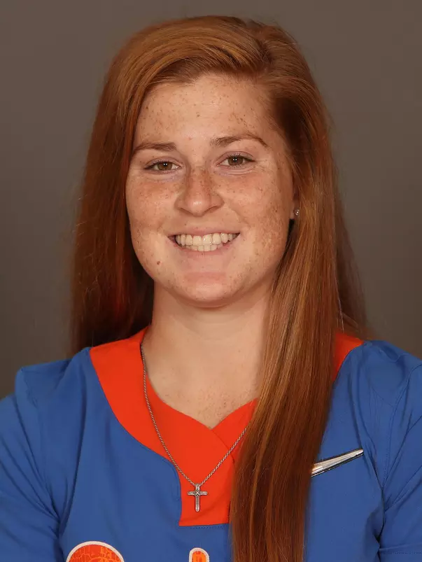 ThomasBryn_Softball_Headshot_210827_7709