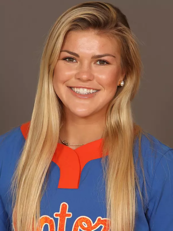 TrlicekRylee_Softball_Headshot_210827_7560