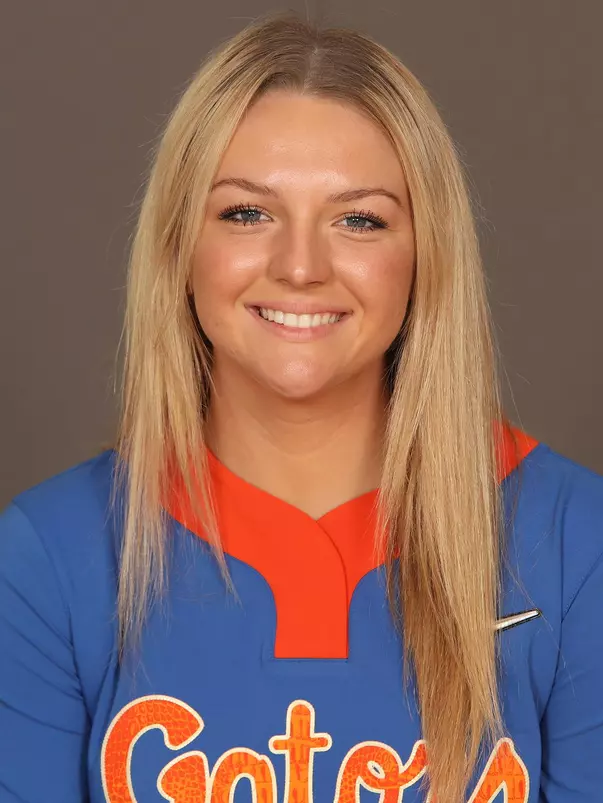 WalshReagan_Softball_Headshot_210827_7551