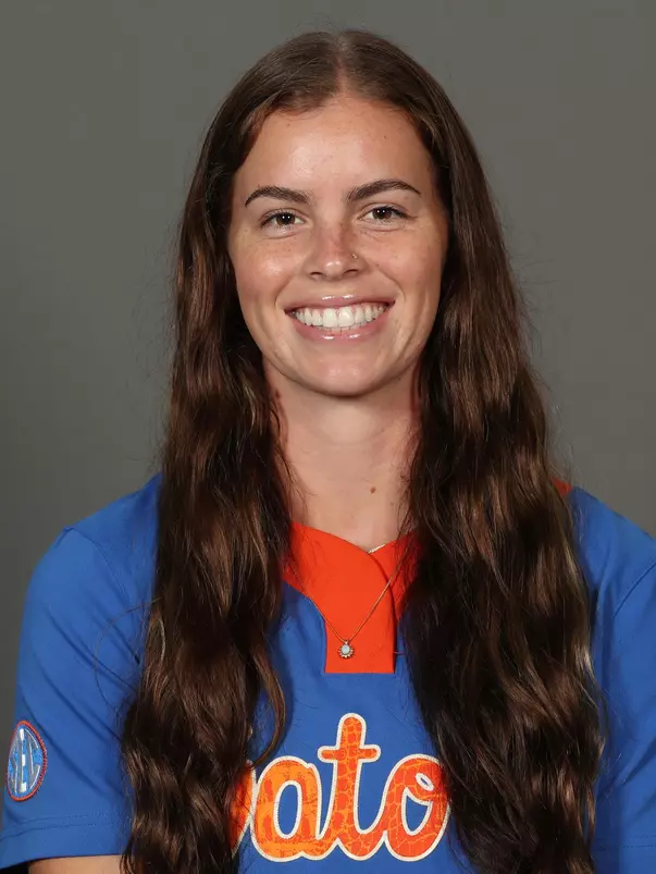 Longley_Sarah_Softball_Headshot_220830_1322_.jpg
