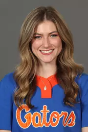 Wellen_Christina_Softball_Headshot_220830_1393_.jpg