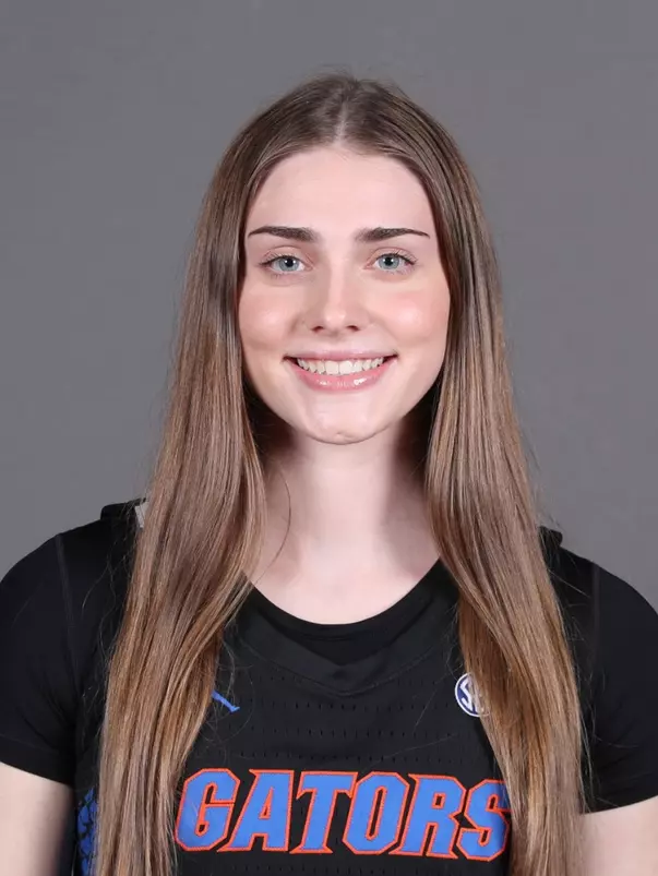 paige clausen 23-24 headshot