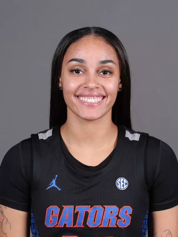 leilanicorreaheadshot23-24