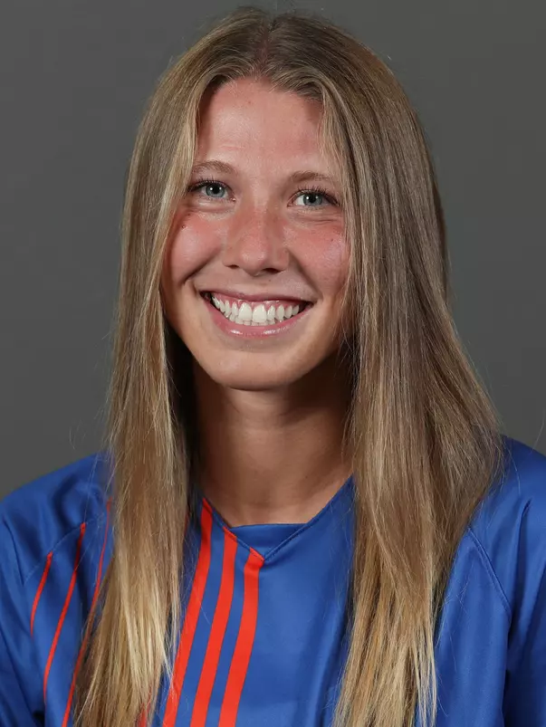 Grant_Molly_Soccer_Headshot_230725_1215_.jpg