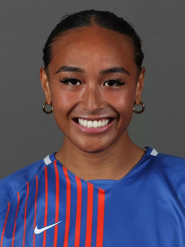 Vaka_Daviana_Soccer_Headshot_230725_1204_.jpg