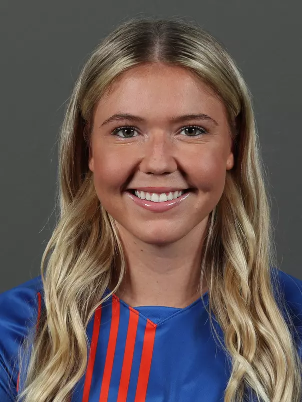 Tauzel_Delaney_Soccer_Headshot_230726_1852