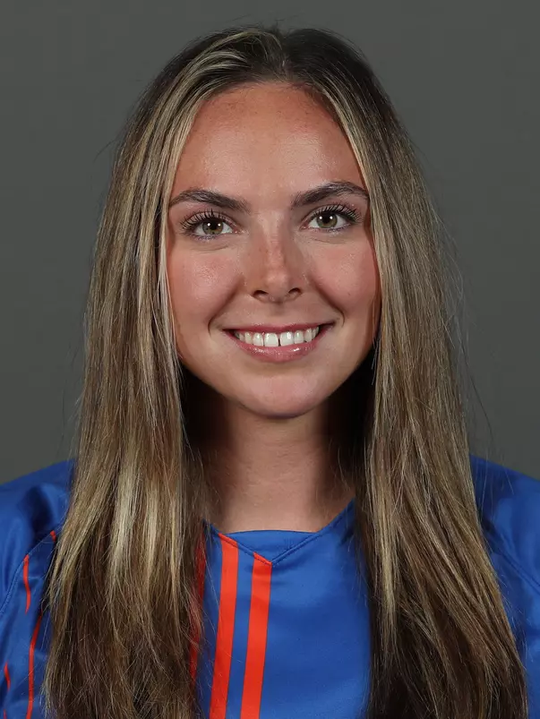 Leskauskas_Julianne_Soccer_Headshot_230726_1696_