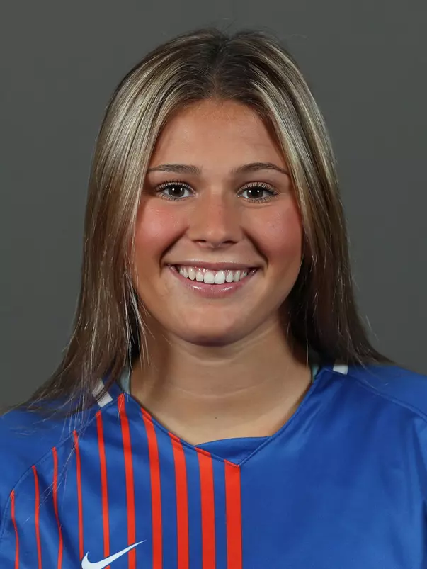 Pirrello_Madeline_Soccer_Headshot_230726_1755