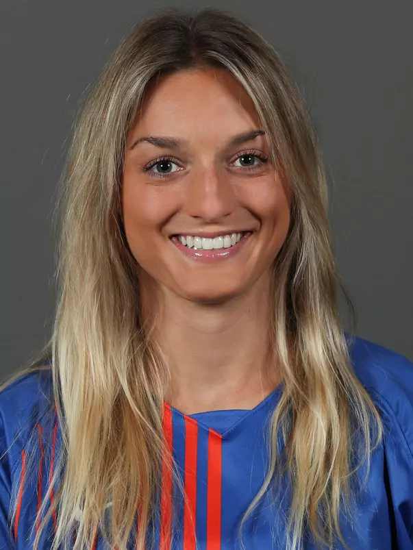 Upton_Avery_Soccer_Headshot_230725