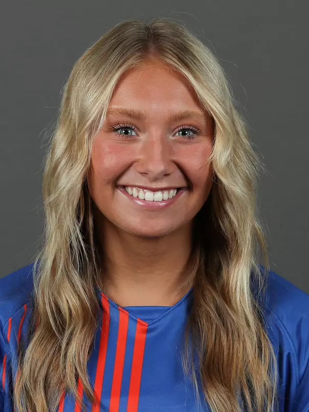 White_Sophie_Soccer_Headshot_230725_1182