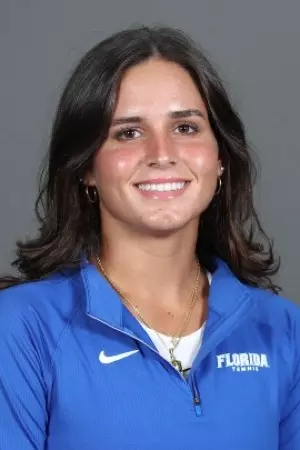 emilydeoliveiraheadshot