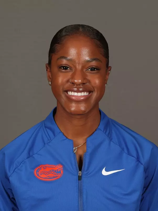 Kayla Davis Headshot