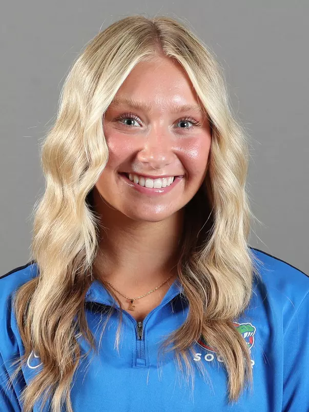 White_Sophie_Soccer_Headshot_240716_0283_.jpg