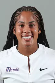 Qavia Headshot 2024