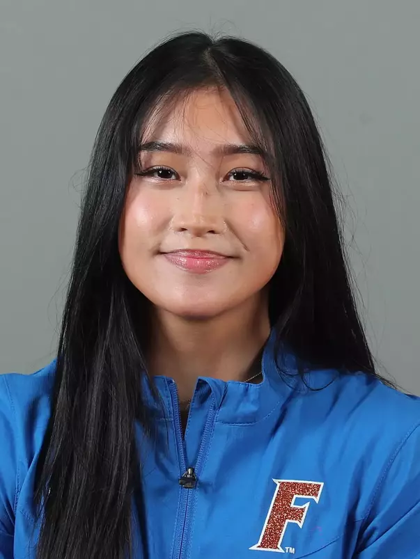 VictoriaNguyen_Gymnastics_Headshot_240826_2506_