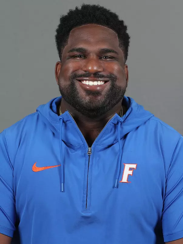 Orlando Prescott (headshot)