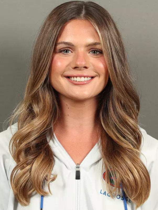 Kaitlyn Davies Headshot