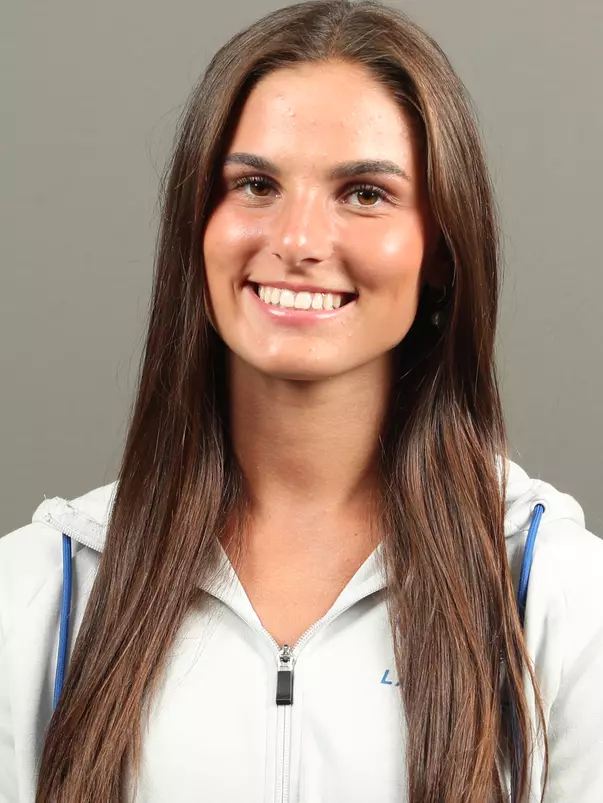 Molly Doran Headshot