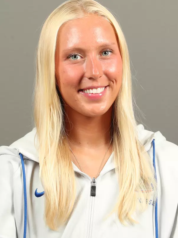 Ashley Dyer Headshot