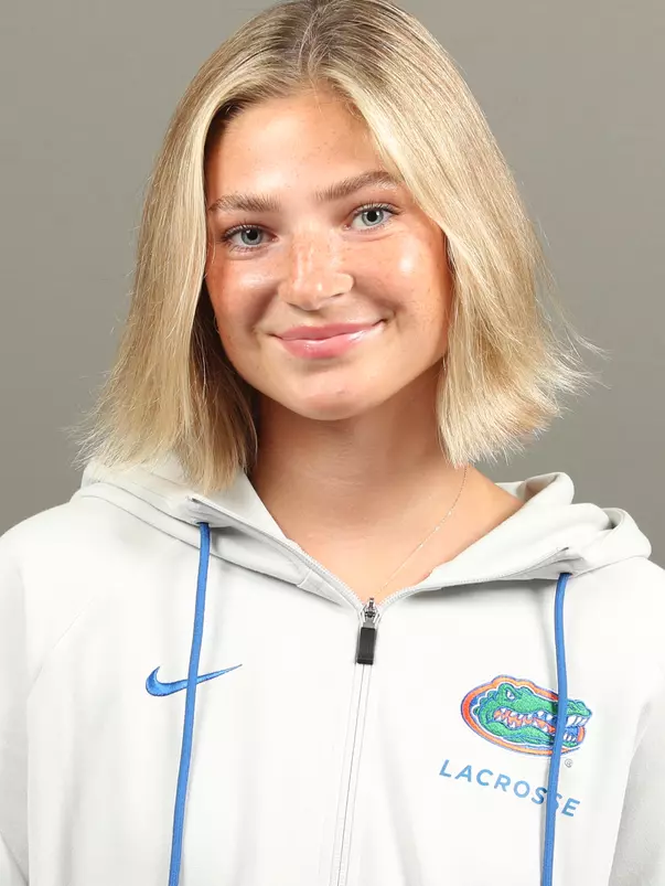 Cate Isaacson Headshot