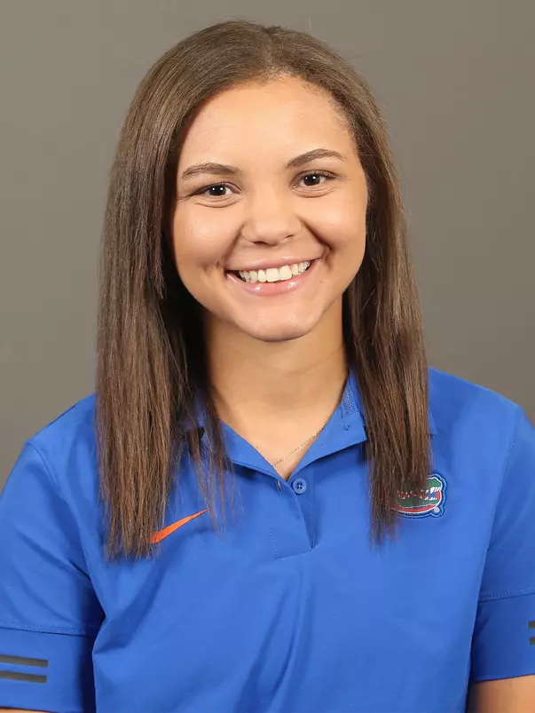 Alona Oliver Headshot