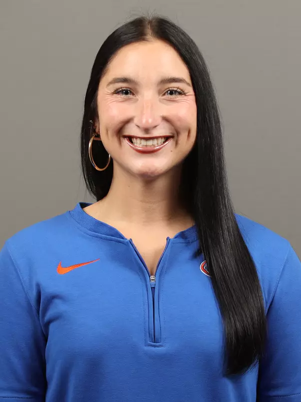 Chloe Evans Headshot