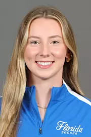 Hogan_Courtney_Soccer_Headshot_260116_8888_