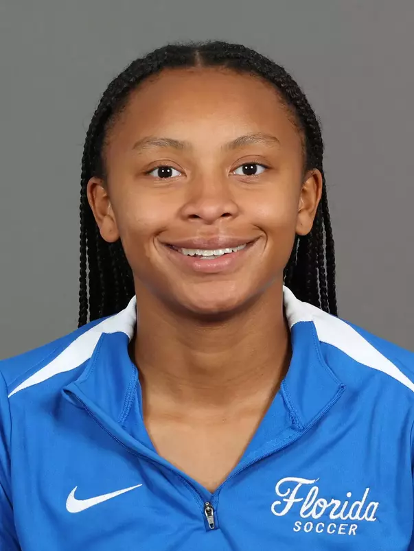 Jibril_Hannah_Soccer_Headshot_260116_8836