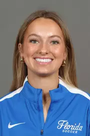 Petersen_Ella_Soccer_Headshot_260116_8853
