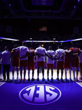 Gators 84, Wildcats 77