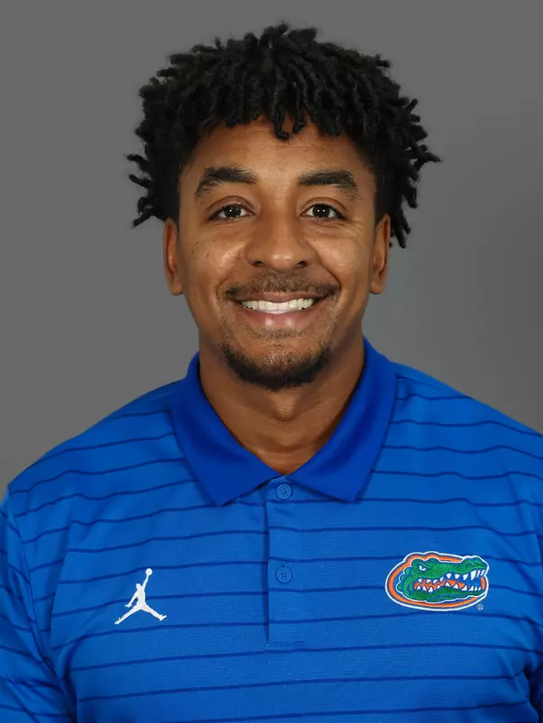 Jonathan Davis Headshot