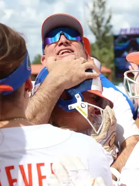 Gators 5, Bulldogs 4