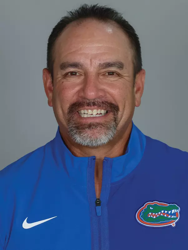 Aric Thomas Headshot