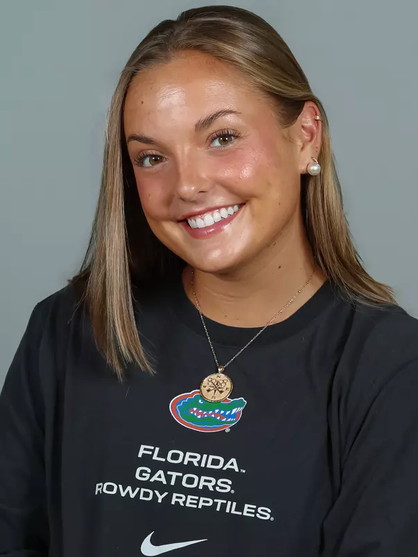 Caroline Hoskins Headshot