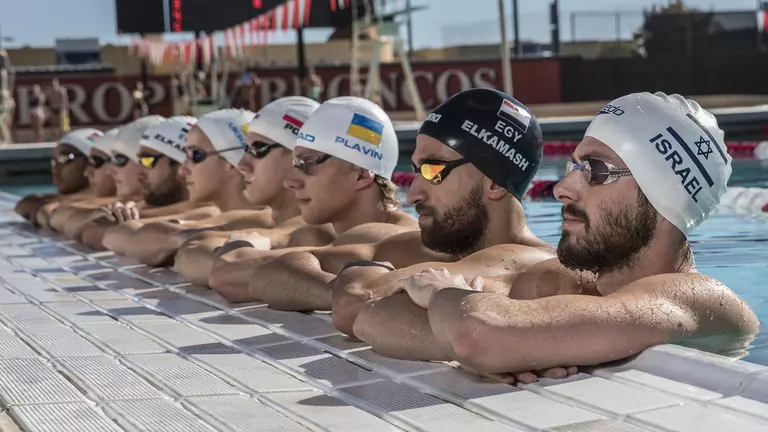 Coro: Boasting best of both worlds