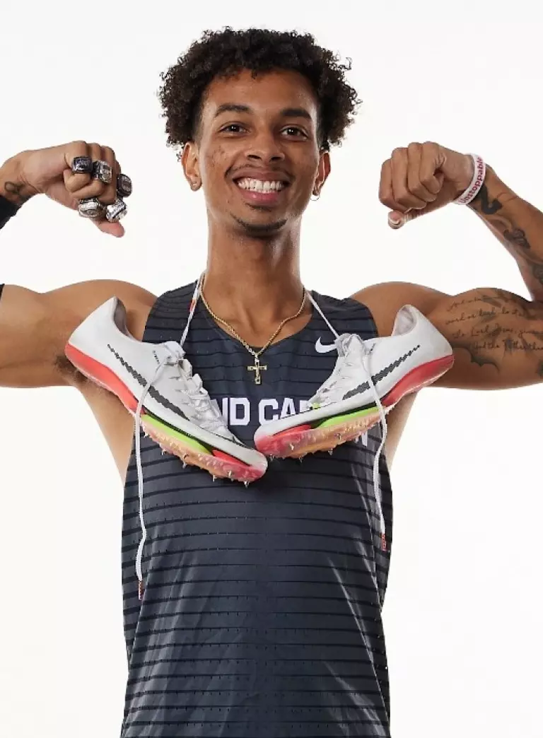 De Moica flexes during media day