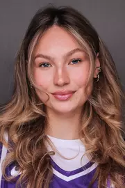 Kaitlyn Elsholz Headshot