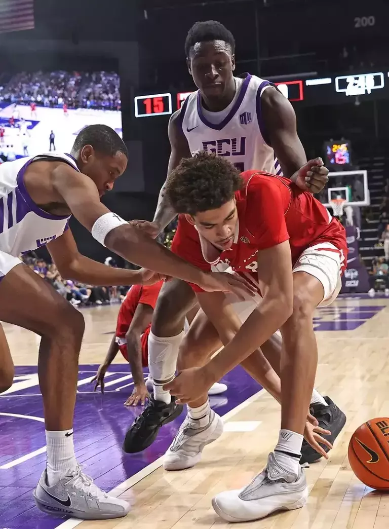 Phoenix, AZ Nov. 10, 2025: The lopes rout Northern Illinois 88-59 on Monday night at Global Credit Union Arena. David Kadlubowski/GCU
