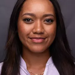 Alexis Vakasiuola Headshot