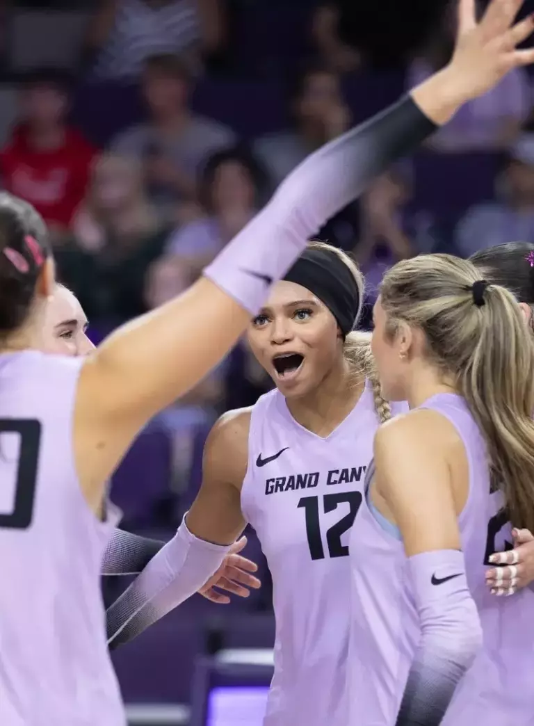 starr celebrating with the team