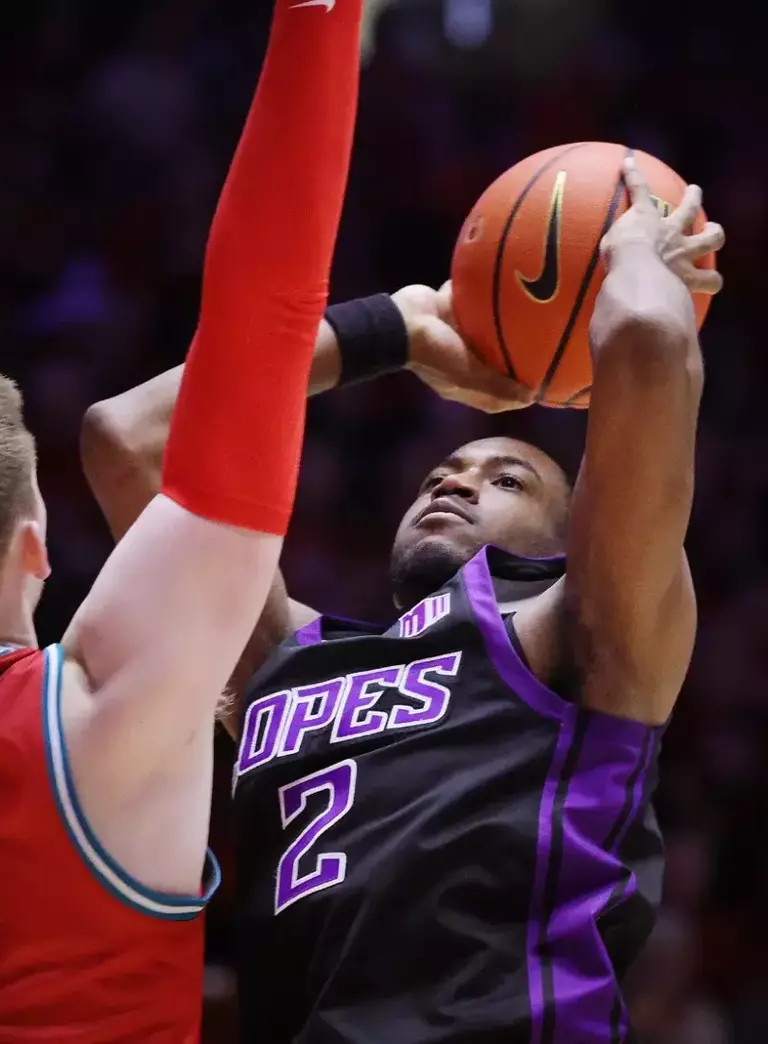 Albuquerque, NM Jan. 13, 2026: The Lopes fall 87-64 to the New Mexico Lobos. At The Pit in Albuquerque, NM. David Kadlubowski/GCU