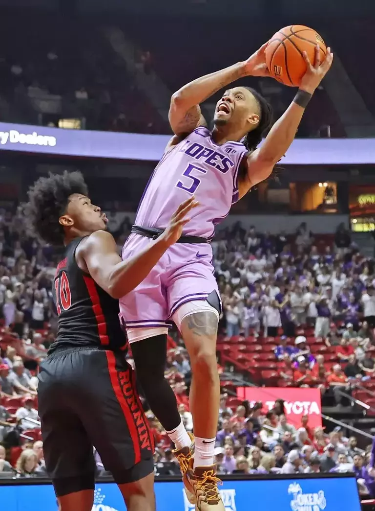 Las Vegas, NV. Feb. 7,, 2026: The Lopes fall 78-80 against UNLV at the Thomas & Mack Center in Las Vegas, NV.. David Kadlubowski/GCU