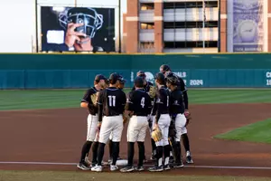 baseball huddle