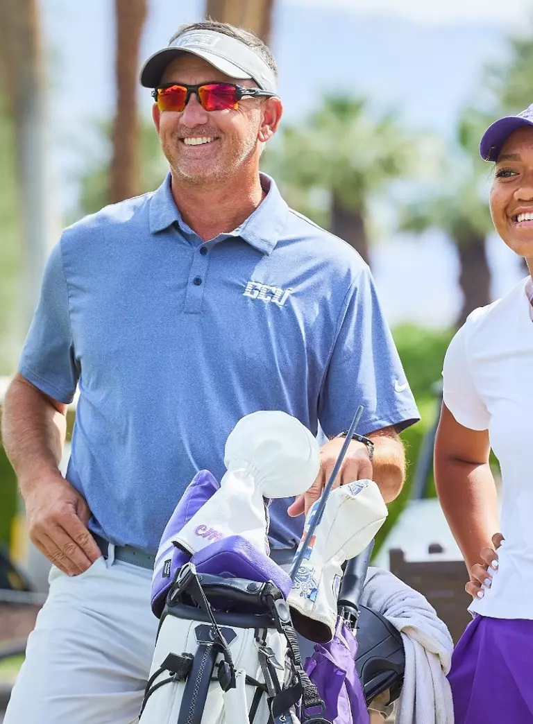 Brent Nicoson, Alexis Vakasiuola