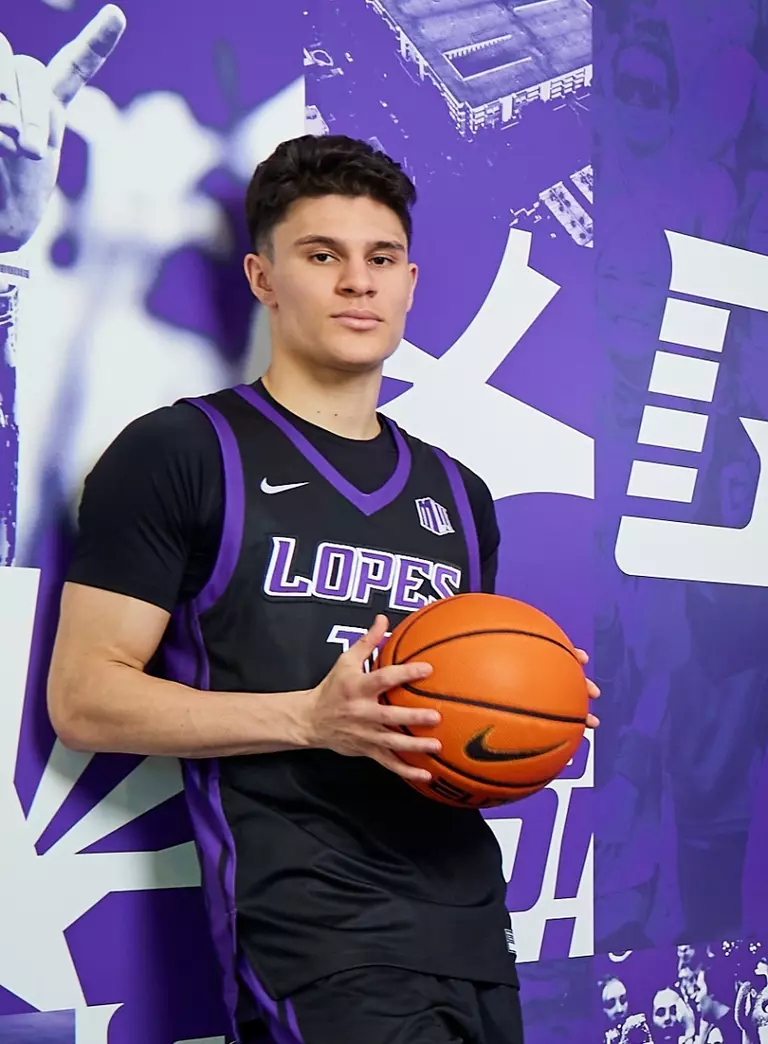 Phoenix, AZ : April 15, 2026: Men's basketball recruit Dylan Darling. David Kadlubowski/GCU